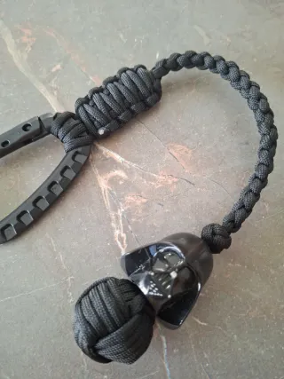 Llavero Puño de Mono Paracord Darth Vader