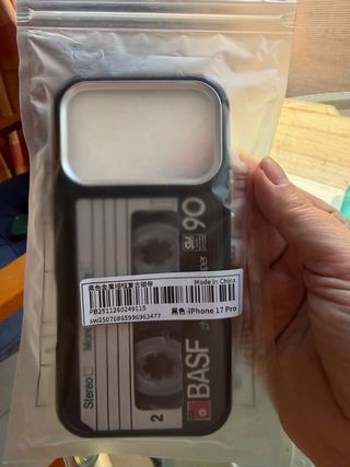Funda iPhone 17Pro Cassette BASF Nueva
