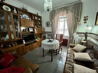 Casa adosada en venta en Olvera