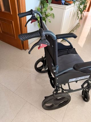 Vendo silla de ruedas, usada dos veces, como nueva