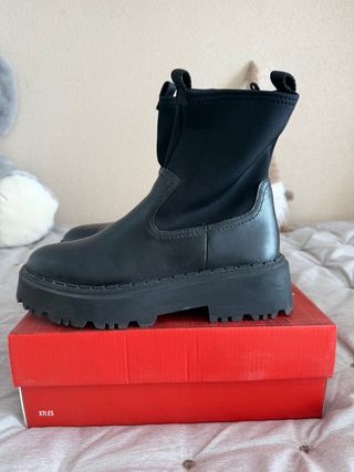 Botas niña piel negras