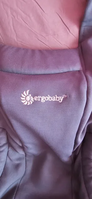 Mochila portabebés Ergobaby gris