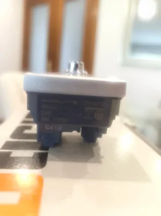 Conmutador Bticino Axolute HX4003/2 c/ 3 unid.