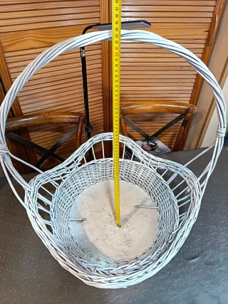 Cesta mimbre blanca con asa