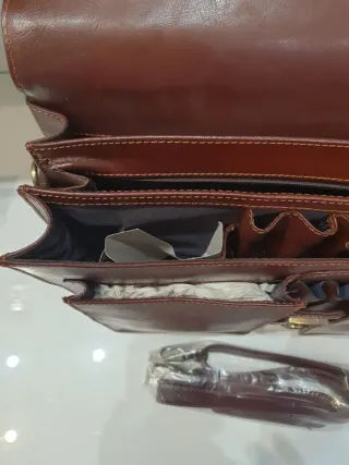 Maletín de cuero marrón