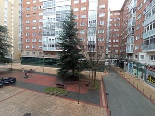 Piso en venta en Plaza España - Villa Pilar - Reyes Católicos - Vadillos en Burgos