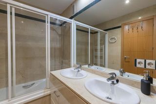 Piso en venta en Camino de Ronda - Rosaleda en Granada