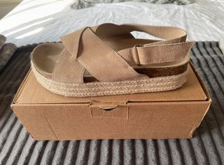 Sandalias Mango piel esparto beige mujer