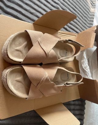 Sandalias Mango piel esparto beige mujer
