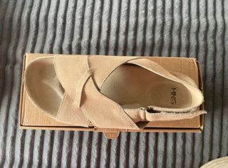 Sandalias Mango piel esparto beige mujer