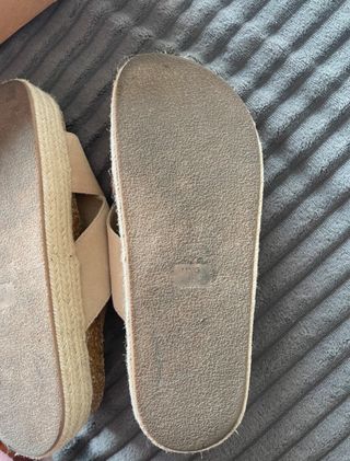 Sandalias Mango piel esparto beige mujer