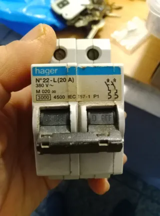 3 Magnetotérmicos Hager 2P 20A