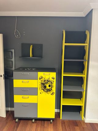 Muebles habitación juvenil: escritorio, cajonera..