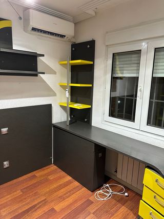Muebles habitación juvenil: escritorio, cajonera..