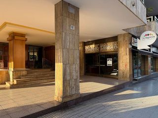 Local comercial en alquiler en El Polígono en Gijón