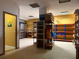 Local comercial en alquiler en El Polígono en Gijón