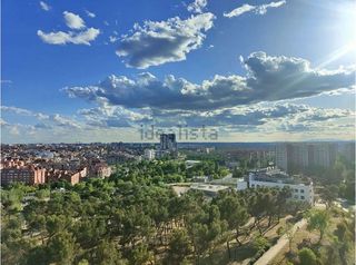 Ático en alquiler en La Paz en Madrid