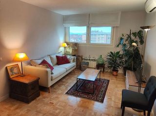 Ático en alquiler en La Paz en Madrid