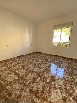 Casa adosada en venta en Moratalla