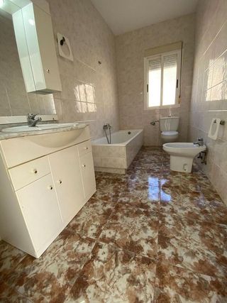 Casa adosada en venta en Moratalla