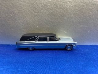 CADILLAC FLEETWOOD HEARSE ESCALA 1:43