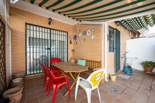 Casa adosada en venta en Ogíjares