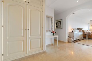 Piso en venta en Los Arqueros-Puerto del Almendro en Benahavís