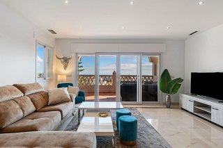 Piso en venta en Los Arqueros-Puerto del Almendro en Benahavís