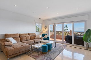Piso en venta en Los Arqueros-Puerto del Almendro en Benahavís