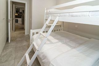 Piso en venta en Playa de la Fontanilla en Marbella