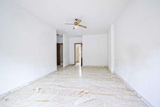 Piso en venta en Colores - Entreparques en Sevilla