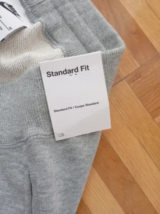 Pantalón Nike gris Talla M a estrenar