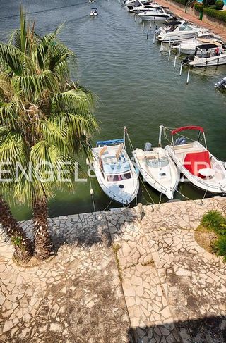 Piso en venta en Empuriabrava en Castelló d´Empúries