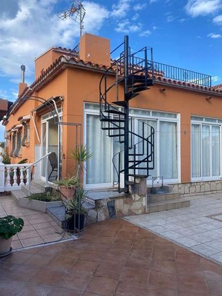 Chalet en venta en Oliva Playa en Oliva