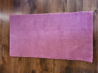 Alfombra pelo corto lila
