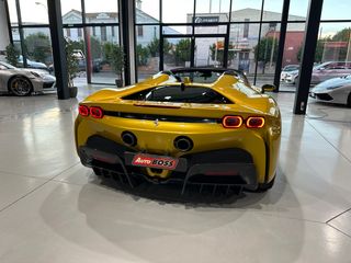 Ferrari SF90 SPIDER 2021