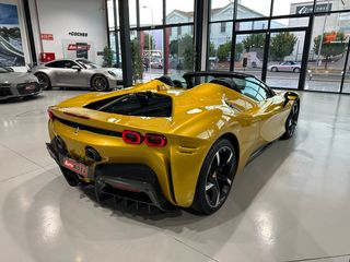 Ferrari SF90 SPIDER 2021