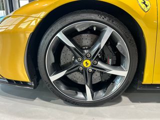 Ferrari SF90 SPIDER 2021