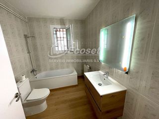 Chalet en venta en Vallirana