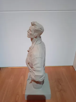 Figura de piedra decorativa