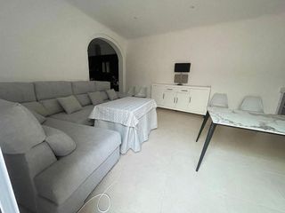 Casa adosada en venta en Marchena