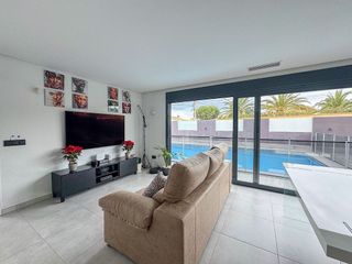 Chalet en venta en La Siesta - El Salado - Torreta en Torrevieja