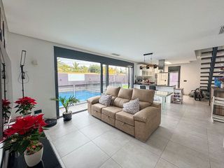 Chalet en venta en La Siesta - El Salado - Torreta en Torrevieja