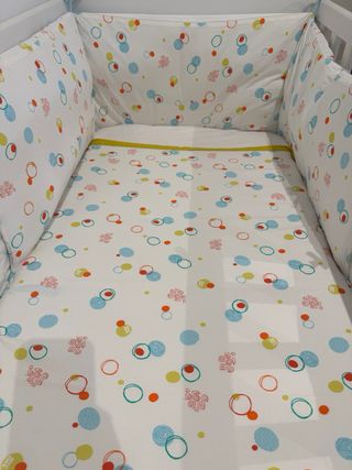 Sábana y protector cuna bebé