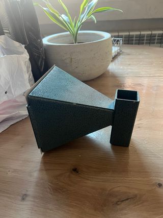 Diana Gamo recoge balines.