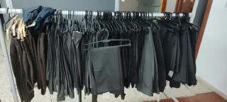 Restos de tienda, ropa de niños
