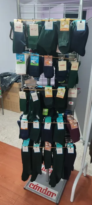 Restos de tienda, ropa de niños