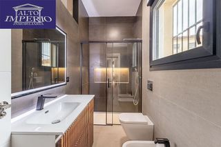 Piso en venta en Bola de Oro - Serrallo en Granada