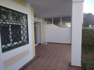 Piso en venta en Los Naranjos - Las Brisas en Marbella