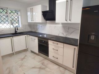 Piso en venta en Los Naranjos - Las Brisas en Marbella